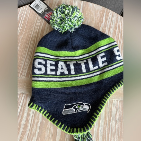Official NFL Seattle Seahawks|Youth logo beanie with braided tassels•••NWT - Picture 2 of 7